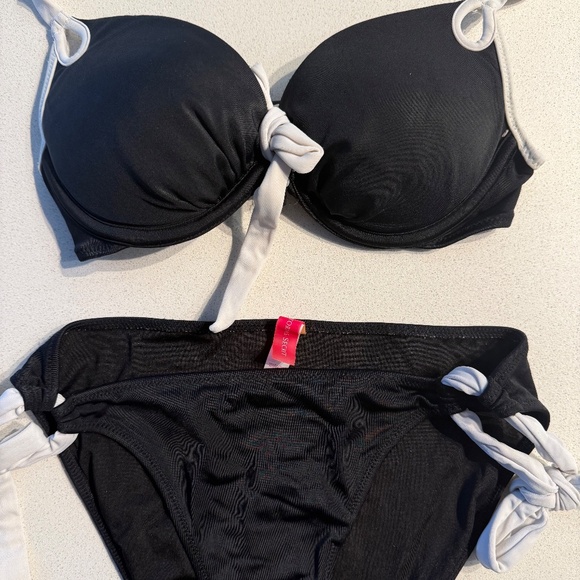 Victoria’s Secret Bombshell Push-Up Bikini Set Black & White Top 32B bottom S - Picture 10 of 13